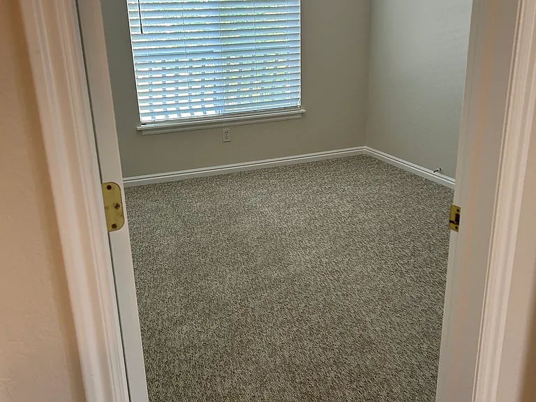211 E Greenfield Cir #105 — Photo 7