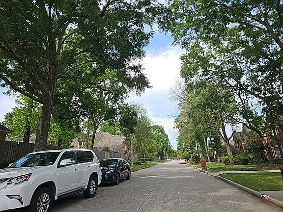 4th image of 4403 Pine Breeze Dr