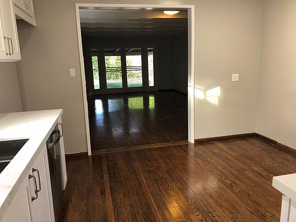 5th image of 22647 Berdon St