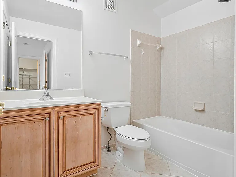 7720 Spoleto Ln — Photo 33