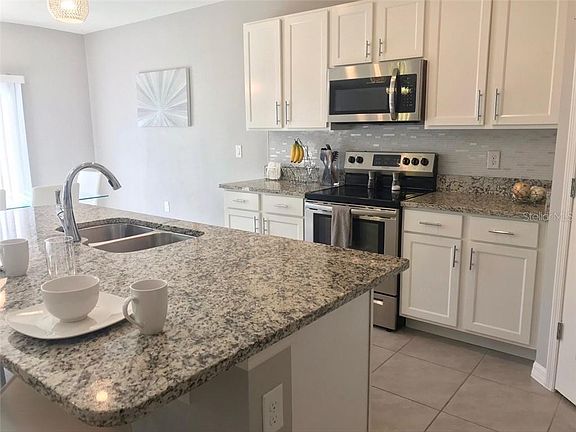 3rd image of 323 Spruce Pine Dr