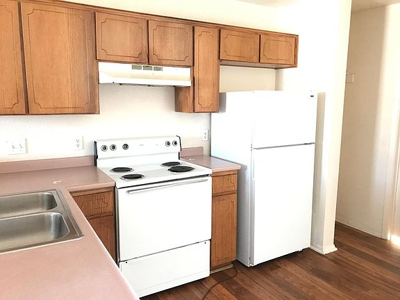 4th image of 1104 Leslie Cir APT C