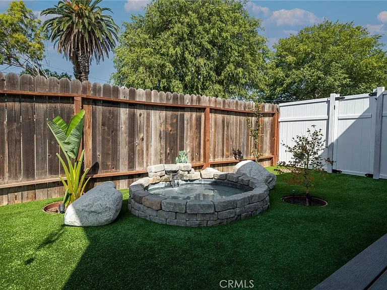 1476 Kenneth Dr — Photo 3