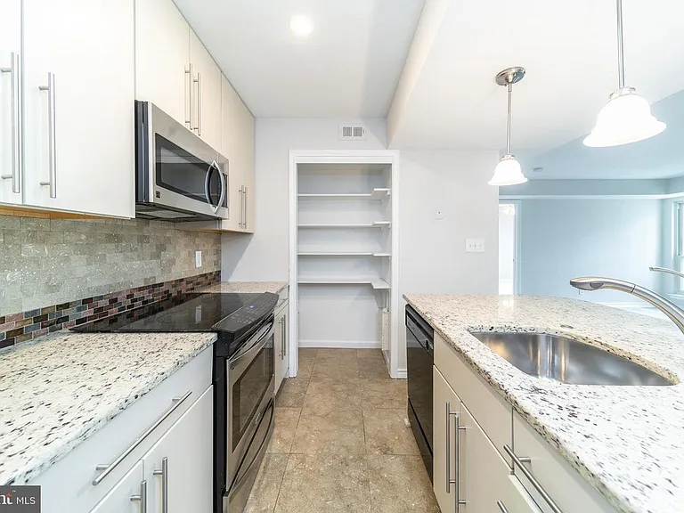 3920 Penderview Dr — Photo 5