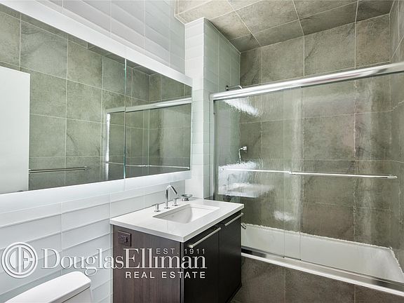3rd image of 464 W 44th St APT 7A