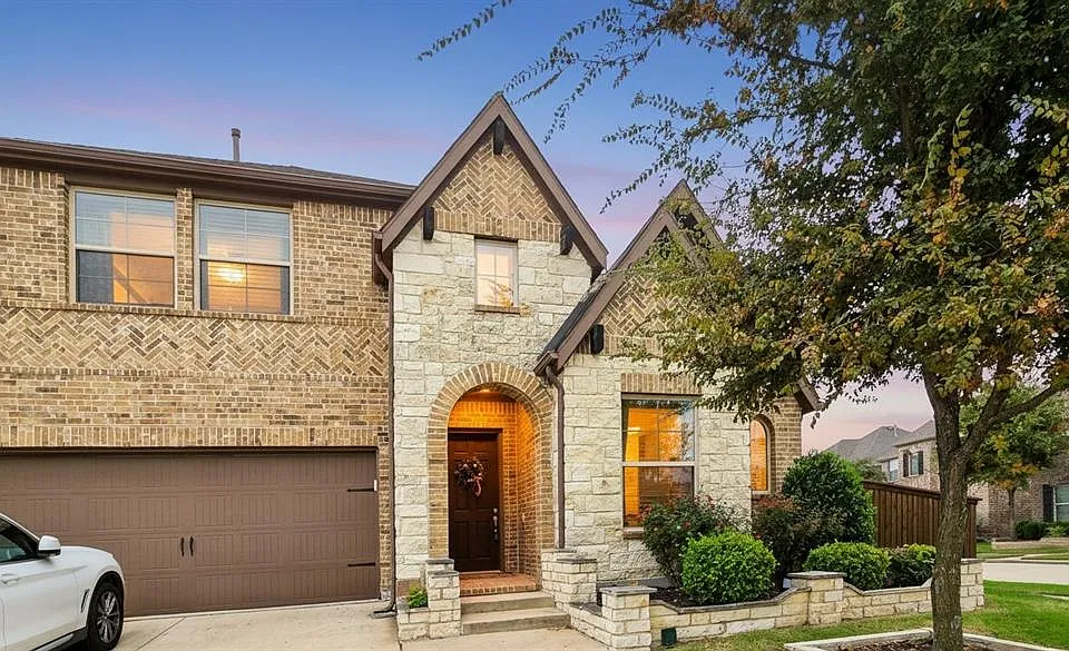 5305 Dallas Red Ct