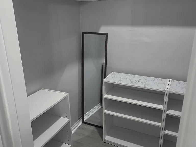 2031 Dewey St — Photo 16