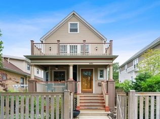 4658 N Kennicott Ave, Chicago, IL 60630