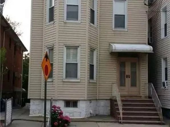 22-32 124th St, College Point, NY 11356