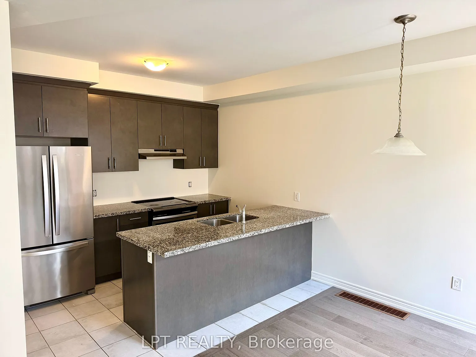 4 bed, $2,900 — Photo 3