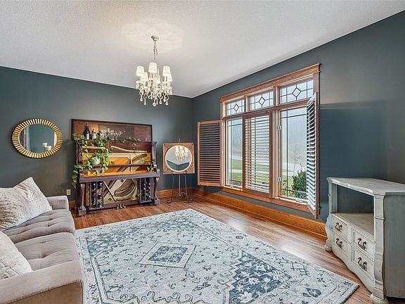 4th image of 36502 Deerfield Dr