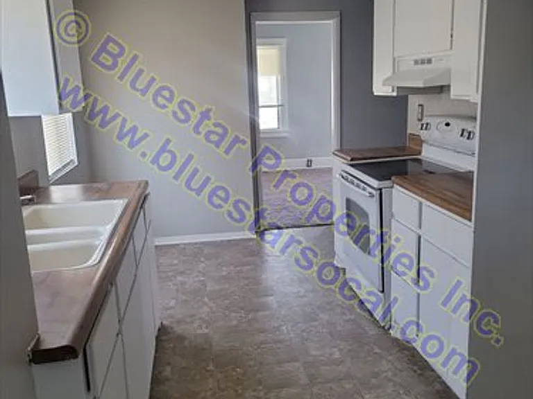 15469 Hesperia Rd — Photo 6