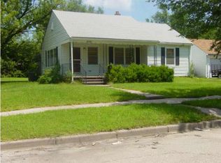 856 N Pinecrest St, Wichita, KS 67208