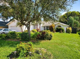 13702 Fern Trail Dr, North Fort Myers, FL 33903