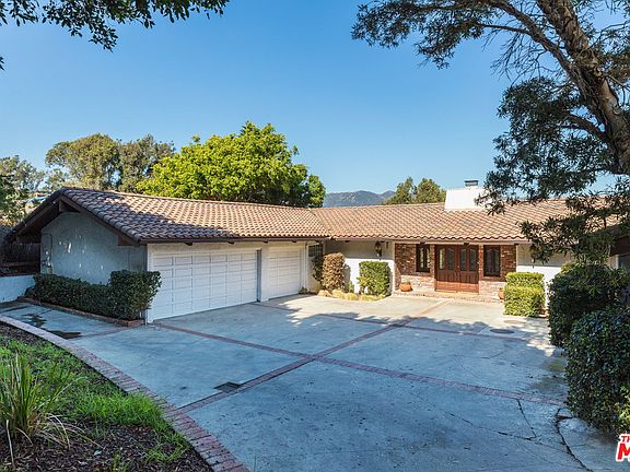 3rd image of 6656 Dume Dr