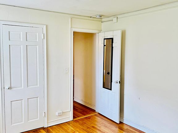 4th image of 48 Windle Park APT F1