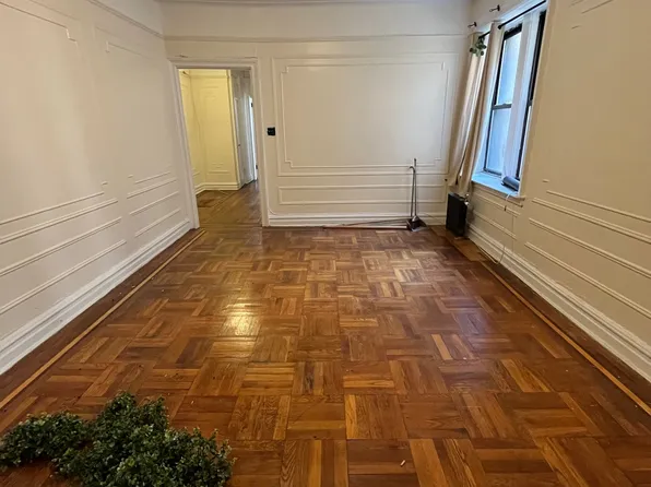 322 Linden Boulevard image 1 of 6