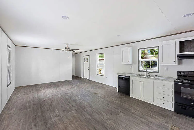 3 bed, 2.0 bath, 1056 sqft, $1,499 — Photo 4