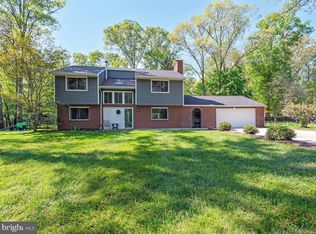 408 Lake Shore Dr, Pasadena, MD 21122