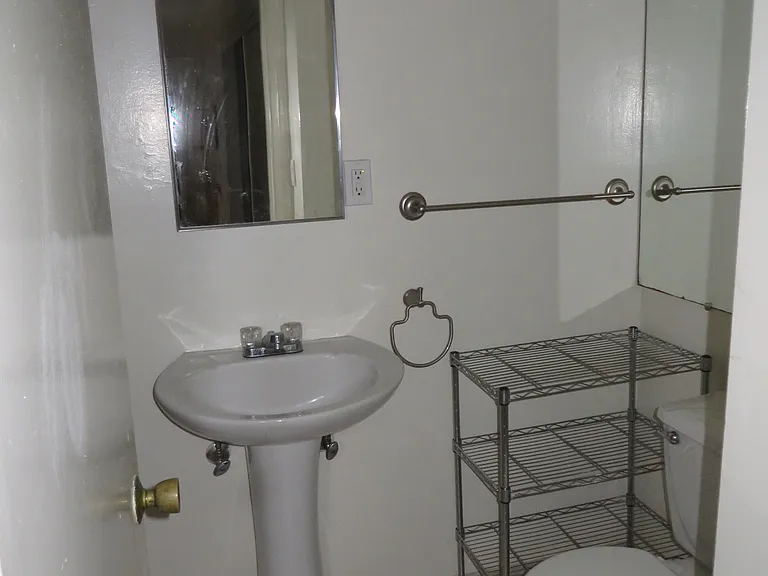 1425 S Bundy Dr #1 — Photo 7