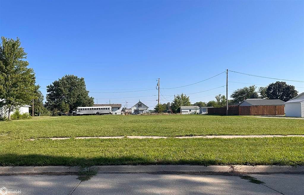 1421 Ashland Ave, Chariton, IA 50049 Zillow