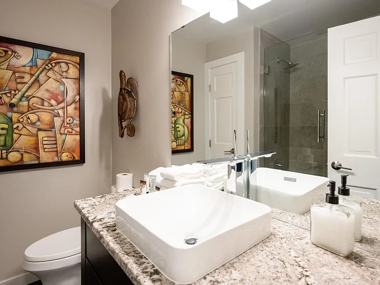 216 N Harbor Dr — Photo 14
