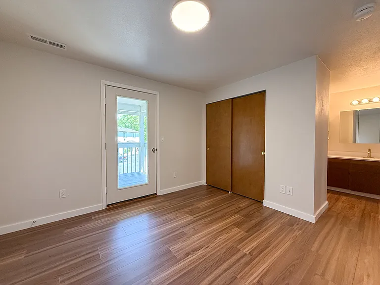 2080 NE Fairview Ave #C — Photo 13
