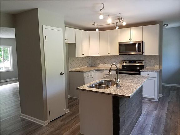 5th image of 435 W Fox Cir