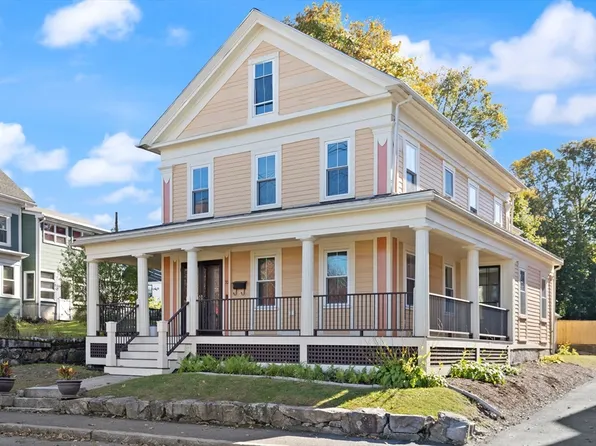 70 School St, Waltham, MA 02452