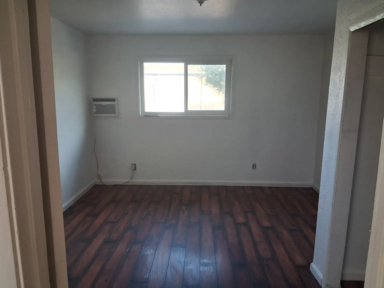 3 bed, 1278 sqft, $1,900 — Photo 3