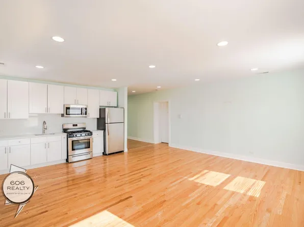 Updated Belmont Gardens Apts Available!, 4454-60 W Diversey Ave #4454-2E, Chicago, IL 60639
