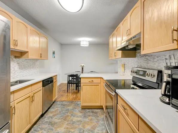 3163 Richter St Unit 219, Kelowna, BC V1W 3R4