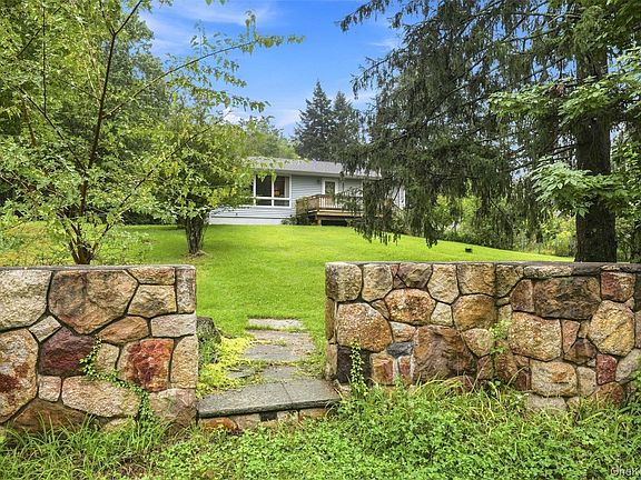 2nd image of 31 Red Barn Road