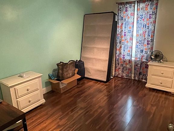 4th image of 85 Thornbriar Dr