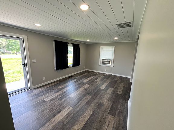 3rd image of 10770 N State Road 11