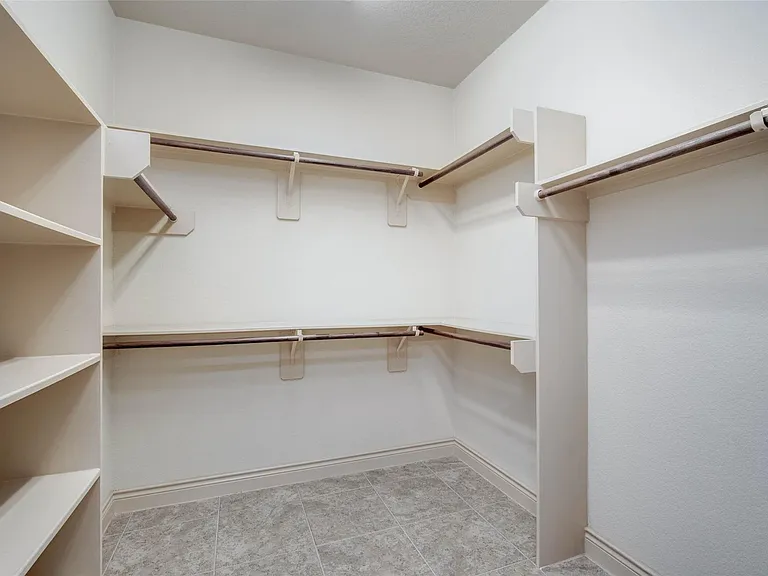 24111 Valencia Ridge Ln — Photo 34