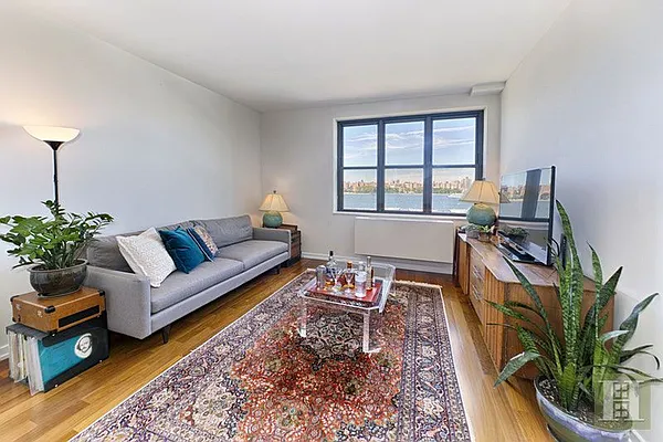 Rented by Halstead Real Estate | media 6