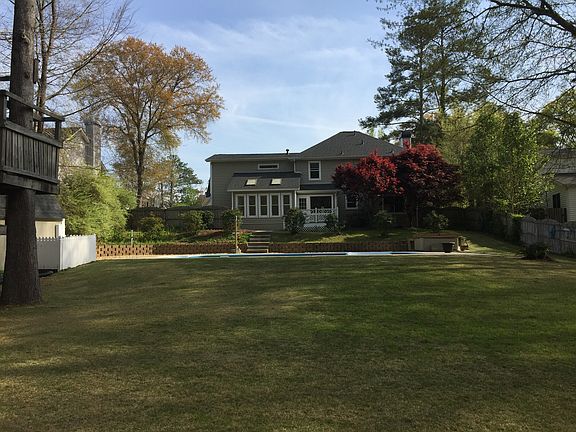 4th image of 402 Calgary Dr
