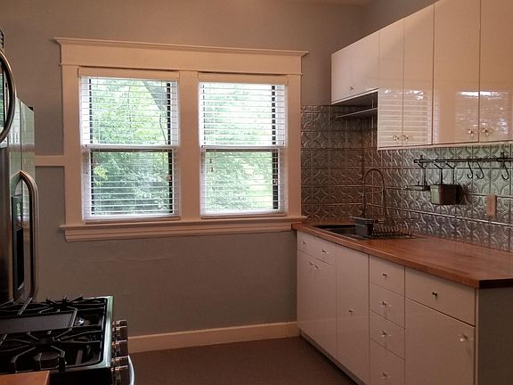 4th image of 743 Fountain St NE #1