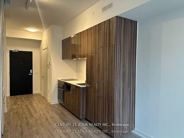 77 Shuter St #725 — Photo 14