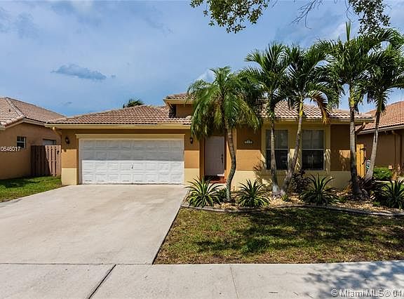 4th image of 315 E Royal Cove Cir