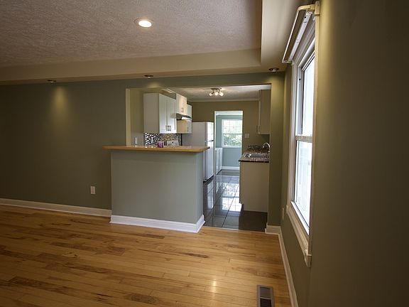 4th image of 303 Wilder St