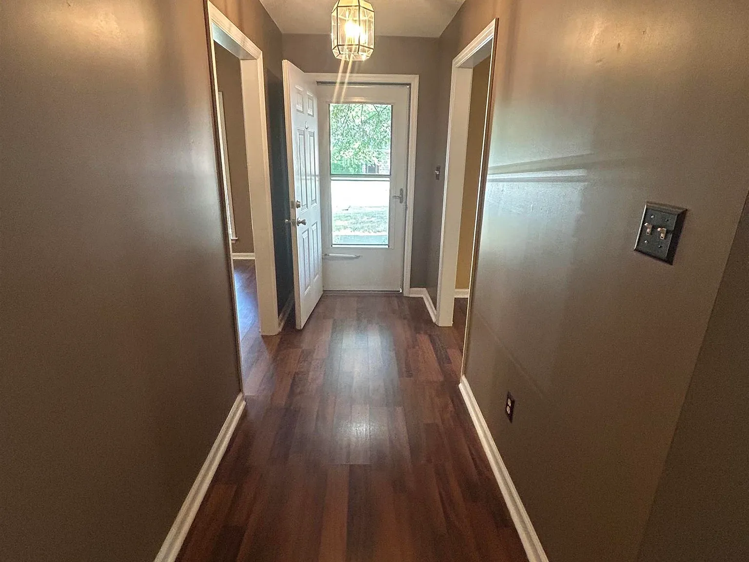 3 bed, 2.0 bath, 1629 sqft, $1,750 — Photo 3