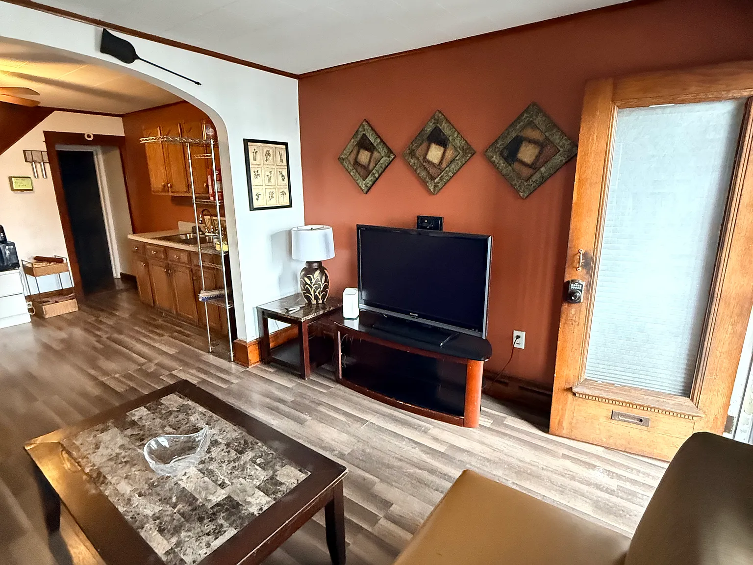 5 bed, 1300 sqft, $700 — Photo 2