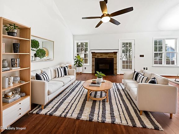 3rd image of 4408 Moss Spring Dr