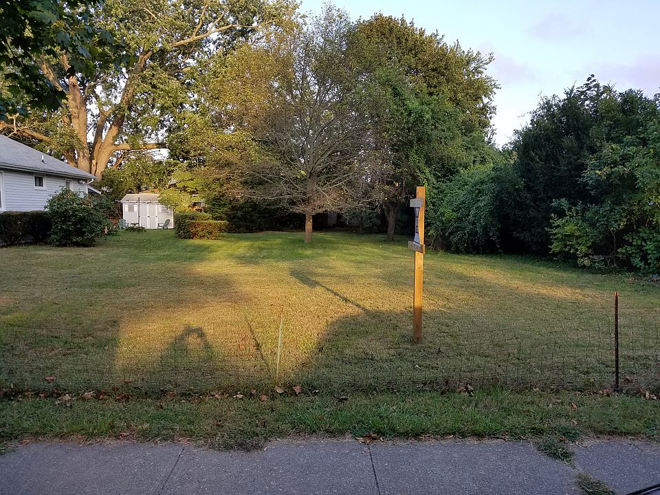 1st image of Walnut Ave E