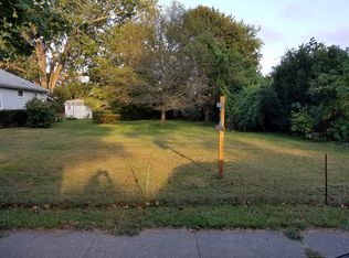 Walnut Ave E, Farmingdale, NY 11735
