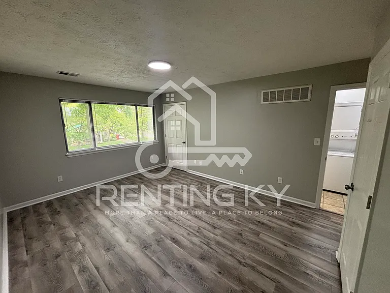 120-122 Nave Pl — Photo 15