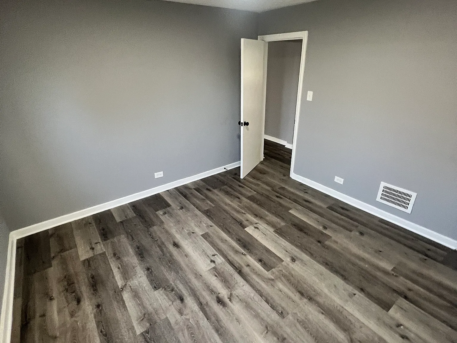 2 bed, 650 sqft, $1,250 — Photo 4