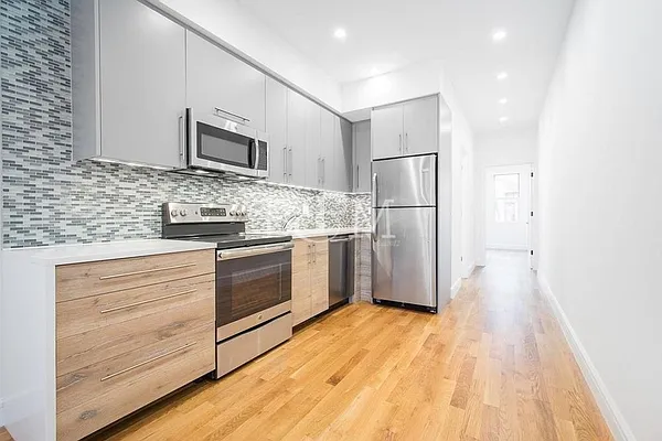 Rented by Brick&Mortar | media 28